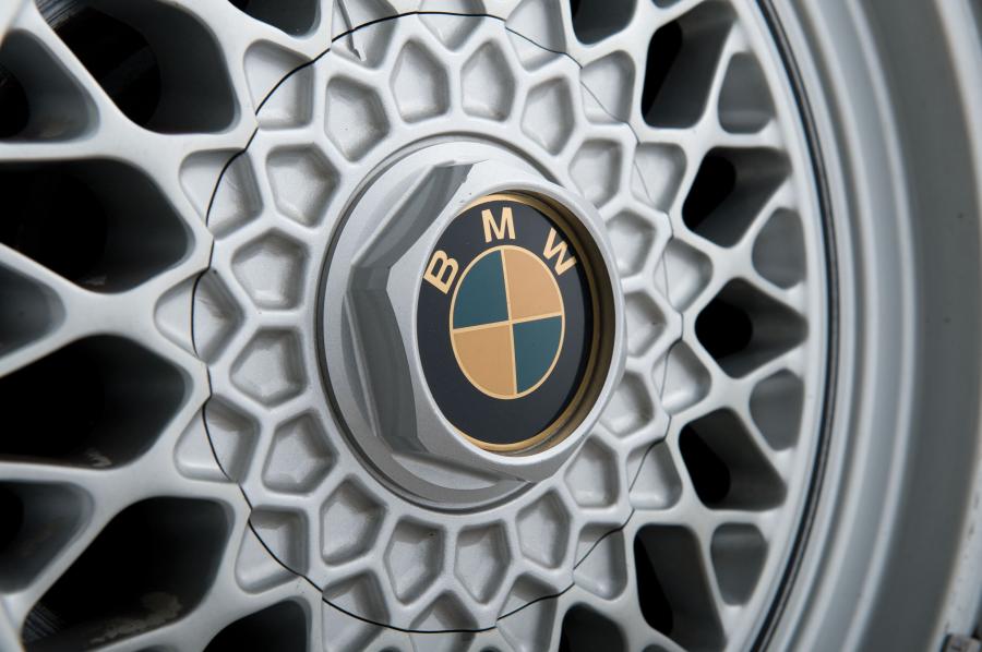 Колеса BMW M6 1986 года  (NA) (фото 10 из 33)